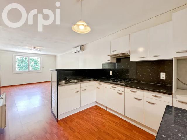 Location Appartement Rue du Pouget, Thueyts