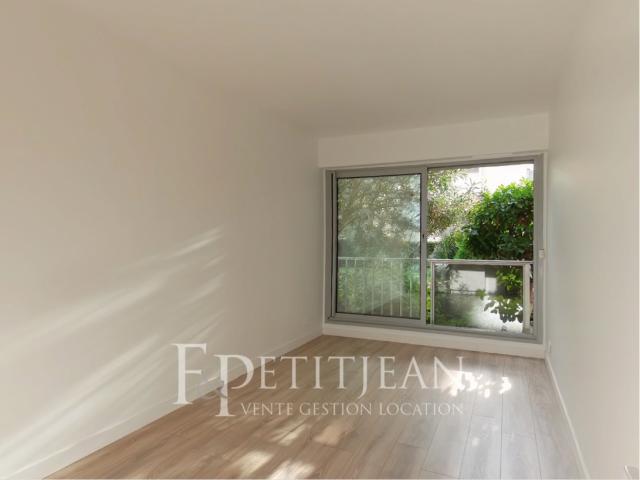 Location Appartement Rue du Pont Neuf, Paris