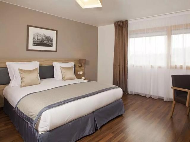 Location Appartement Rue du Passeur de Boulogne, Issy les Moulineaux