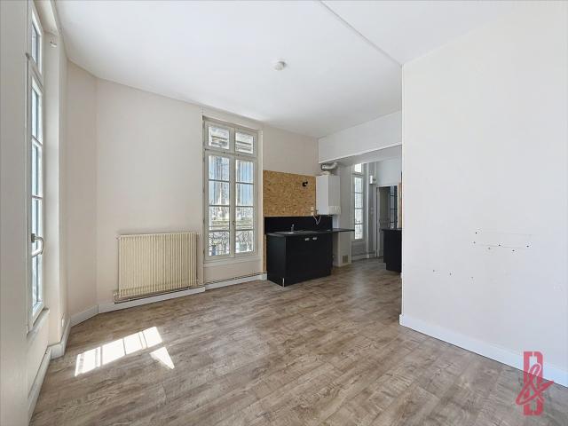 Location Appartement Rue du Petit Saint Cybard, Angoulême