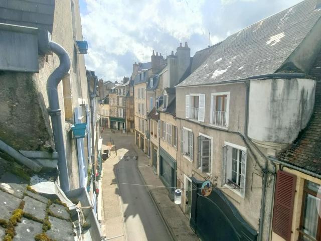Location Appartement Rue Du Pressoir, Châteauneuf Val de Bargis