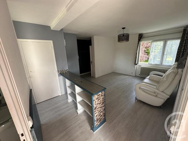 Location Appartement Rue Du Pressoir, Châteauneuf Val de Bargis
