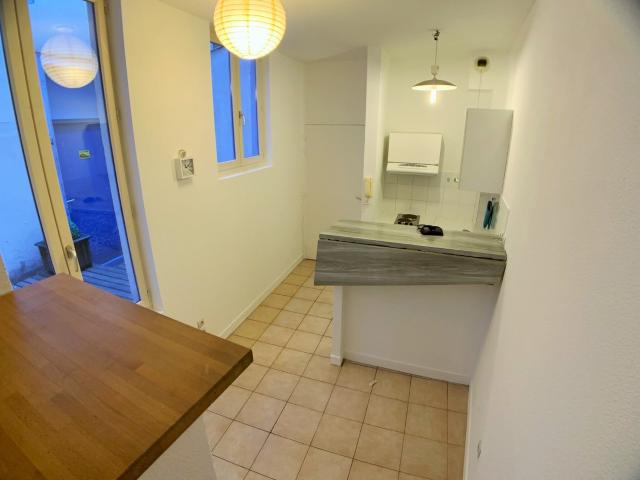 Location Appartement Rue du Puits Vert, Toulouse