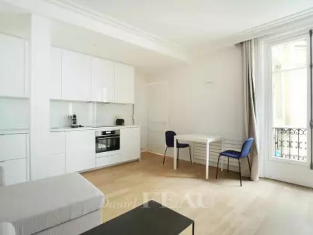 Location Appartement Rue du Regard, Paris
