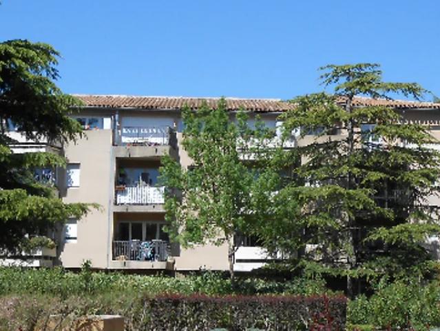Location Appartement Rue du Rempart de la Ligne, Avignon