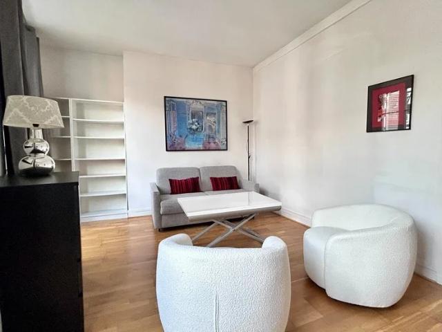 Location Appartement Rue du Renard, Paris