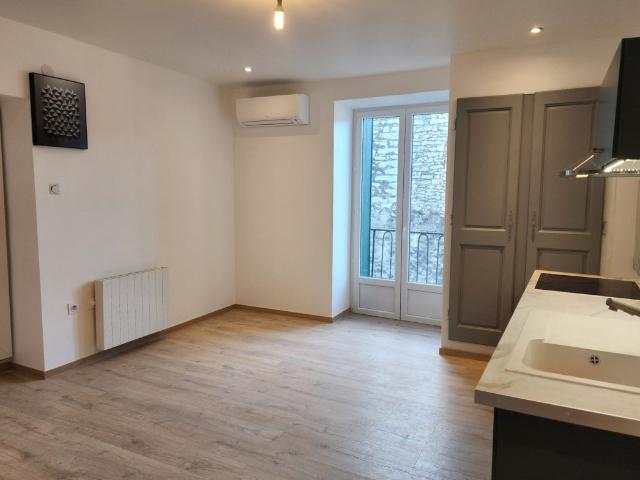 Location Appartement Rue du Temple, Nîmes