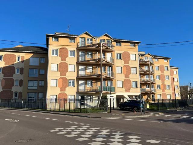 Location Appartement Rue du Val Iton, Évreux