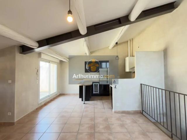 Location Appartement Rue du Vieux Sextier, Avignon