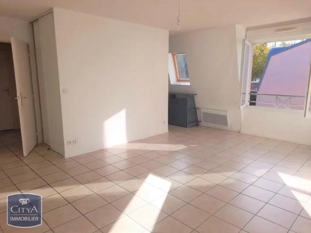 Location Appartement Rue du Vieux Port, Saint Quentin