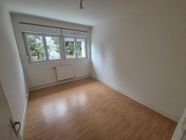 Location Appartement Rue Edgard Quinet, Monthermé