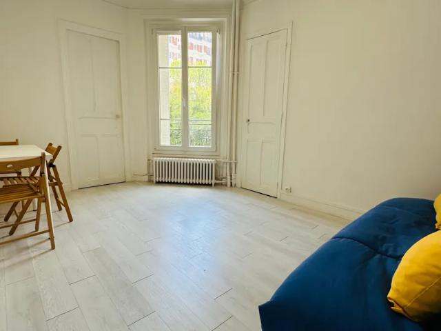 Location Appartement Rue Edith Cavell, Courbevoie