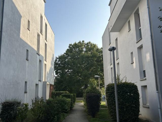 Location Appartement Rue Edme Marot, Sainte Savine