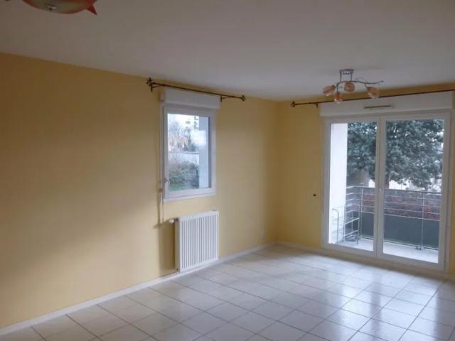 Location Appartement Rue Edmond Rostand, Saint Priest
