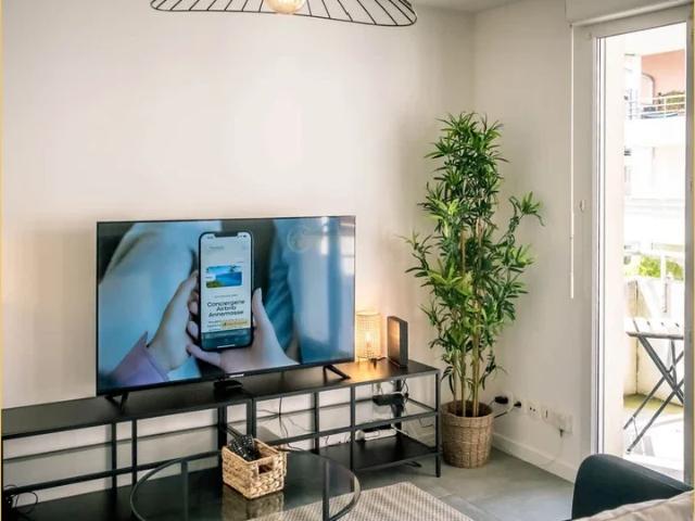 Location Appartement Rue Édouard Thouvenel, Ville la Grand