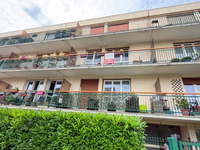 Location Appartement Rue Édouard Vaillant, Le Bourget