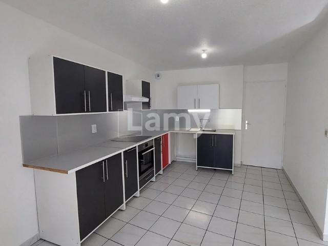 Location Appartement Rue Élisée Reclus, Grenoble