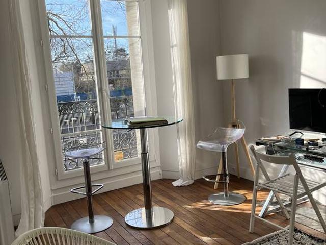 Location Appartement Rue Erlanger, Paris