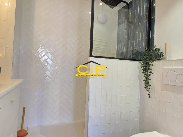 Location Appartement Rue Étienne Dolet, Paris