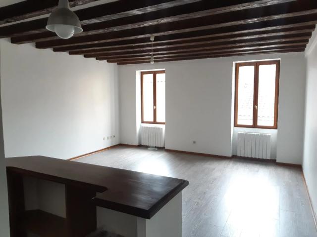 Location Appartement Rue Étienne Poulet, Villefranche sur Saône