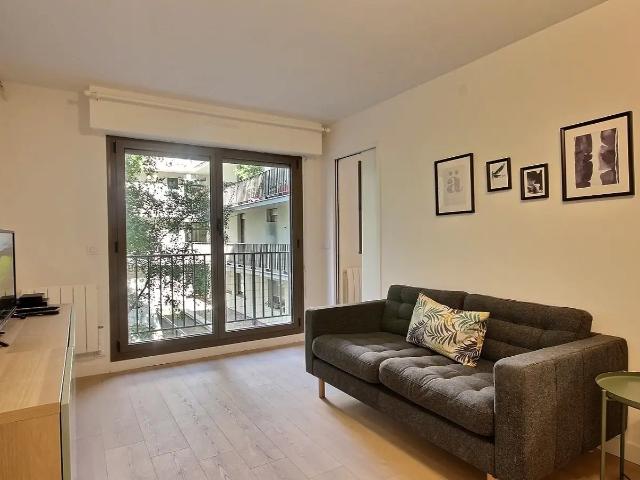 Location Appartement Rue Eugène Oudiné, Paris