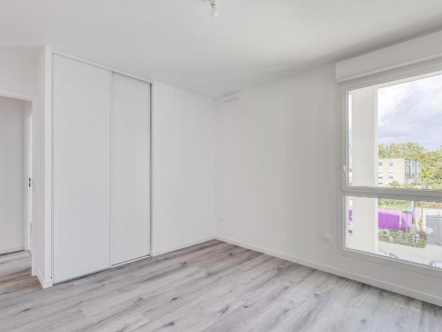 Location Appartement Rue Eugène Freyssinet, Ris Orangis