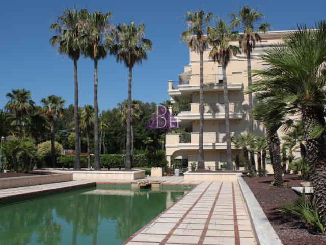 Location Appartement Rue Eugénie, Hyères