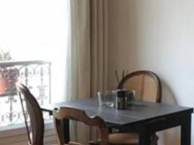 Location Appartement Rue Fourcroy, Paris