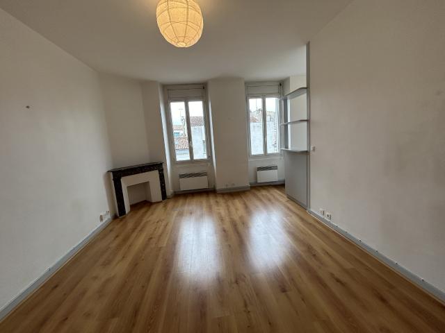 Location Appartement Rue Fondaudège, Bordeaux