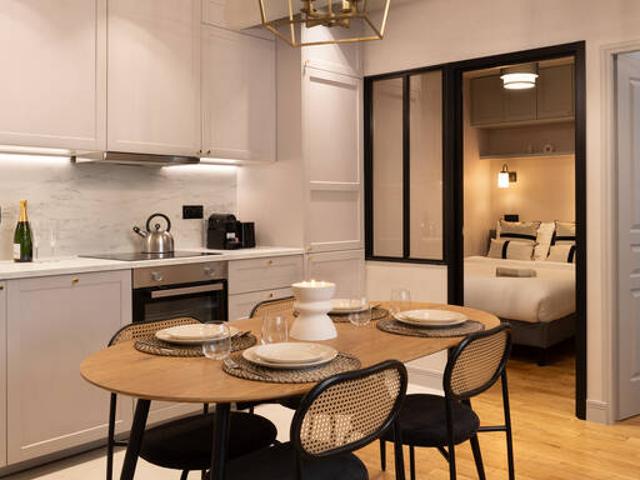 Location Appartement Rue Fondary, Paris
