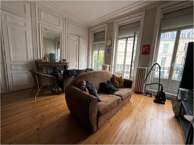 Location Appartement Rue Fontaine Del Saulx, Lille