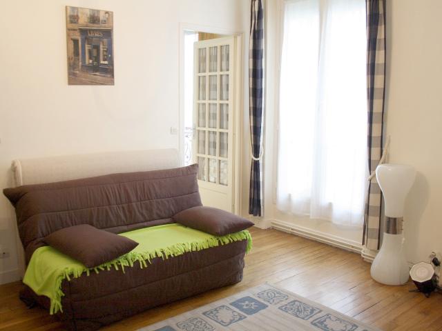 Location Appartement Rue Fabre d'Églantine, Paris