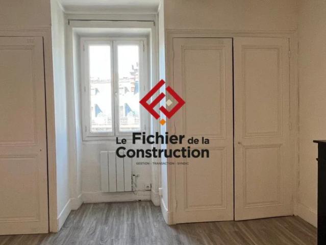 Location Appartement Rue Félix Poulat, Grenoble
