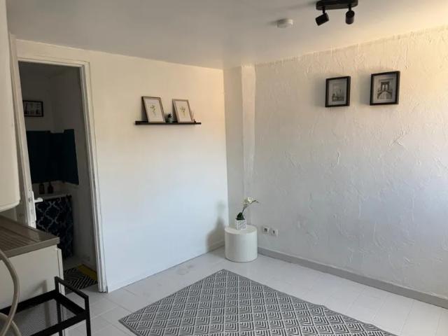 Location Appartement Rue Fernand Pelloutier, Alès