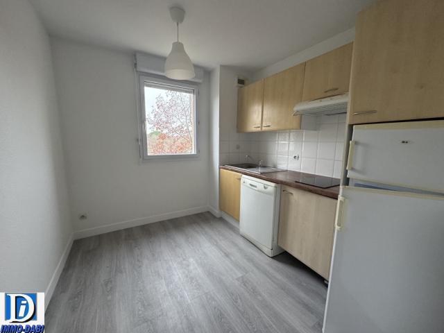 Location Appartement Rue François Mitterand, Villate