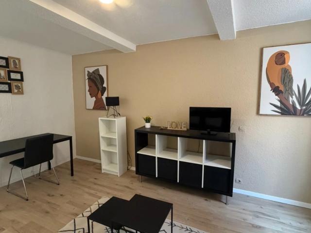 Location Appartement Rue Francis Marcero, Narbonne