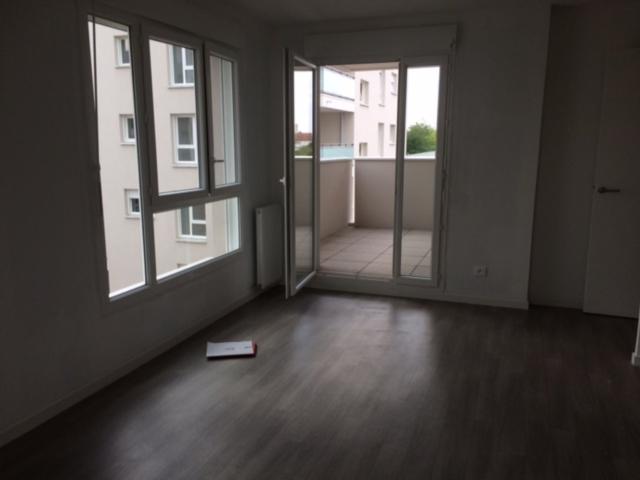 Location Appartement Rue Fulgencio Gimenez, Vaulx en Velin