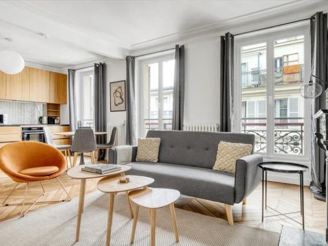 Location Appartement Rue Houdon, Paris