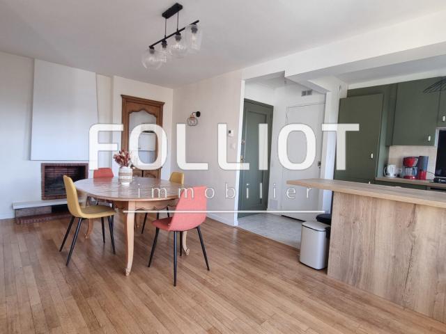 Location Appartement Rue Hoche, Fougères