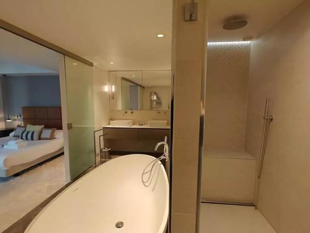 Location Appartement Rue Hautefeuille, Paris