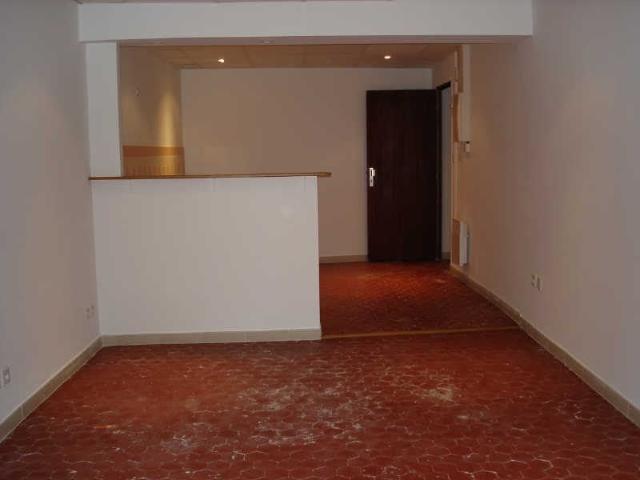 Location Appartement Rue Hélène Boucher, Miramas