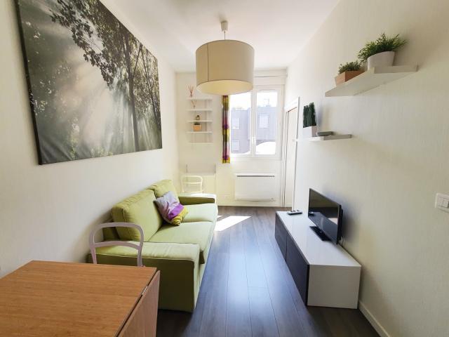 Location Appartement Rue Hélène, Paris