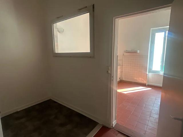 Location Appartement Rue Henri IV, Nîmes