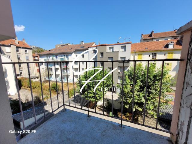 Location Appartement Rue Henri le Châtelier, Grenoble