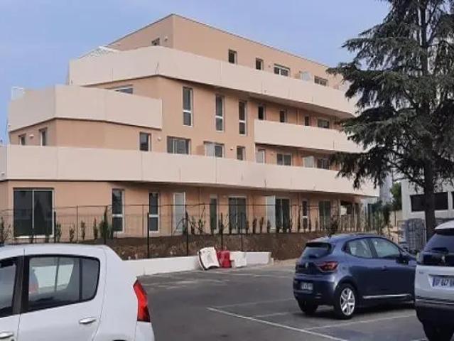 Location Appartement Rue Henri Revoil, Nîmes