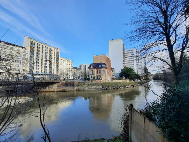 Location Appartement Rue Hippolyte Lucas, Rennes