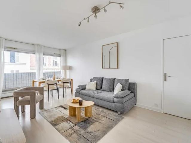 Location Appartement Rue Jouvenet, Paris