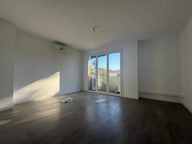 Location Appartement Rue Josep Anselm Clavé, Perpignan