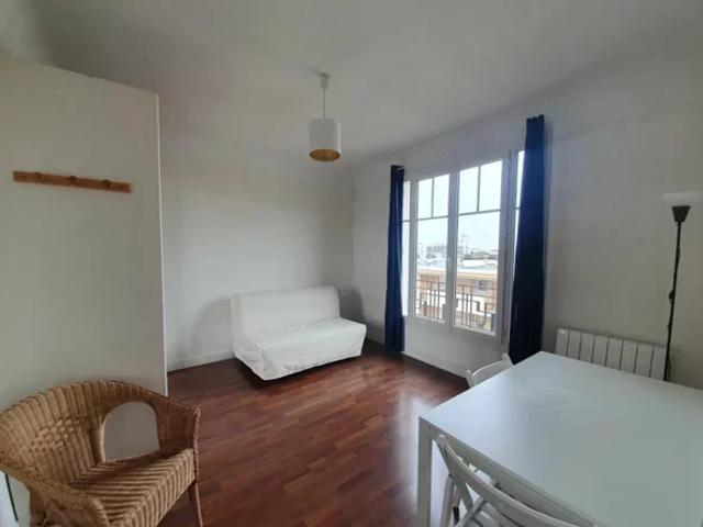 Location Appartement Rue Joseph Rivière, Courbevoie