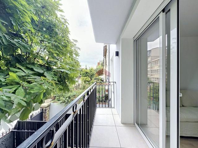 Location Appartement Rue Jacques Decour, Suresnes